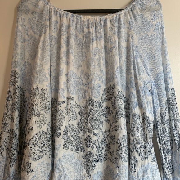 LOFT 3/4 sleeve flowy style blouse great condition. Size Large - Picture 2 of 4